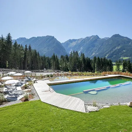 Chalet By The Skiing Area In Neukirchen With Sauna Neukirchen am Grossvenediger