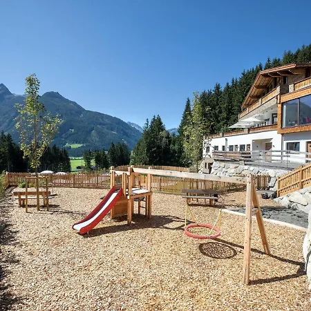 Chalet By The Skiing Area In Neukirchen With Sauna Chalet Neukirchen am Grossvenediger